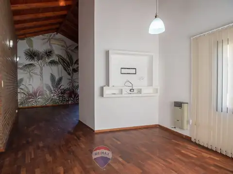 Casa 7 ambientes con 4 baños