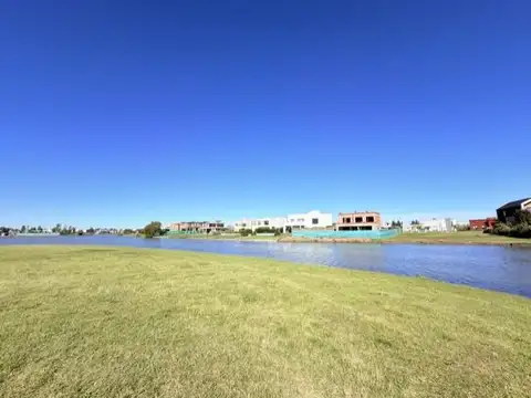 Terreno en Venta de 929,0 m2