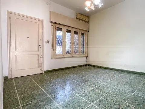 Jose Ingenieros al 3500 entre Miguel Cané y Francisco Beiro