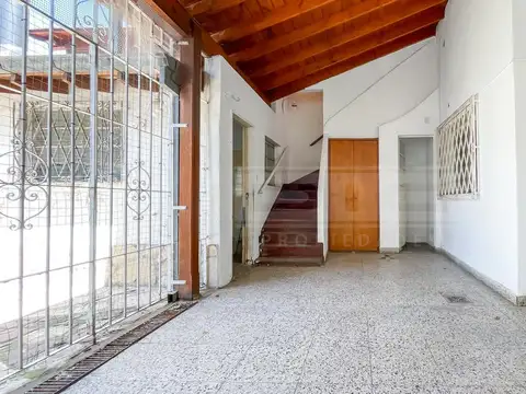 Jose Ingenieros al 3500 entre Miguel Cané y Francisco Beiro