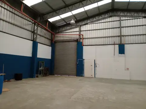 Excelente Inmueble Industrial 600 Mtrs.2 salida a 2 calles
