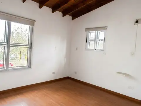 Venta Casa 3 Ambientes Luminosa en José León Suárez