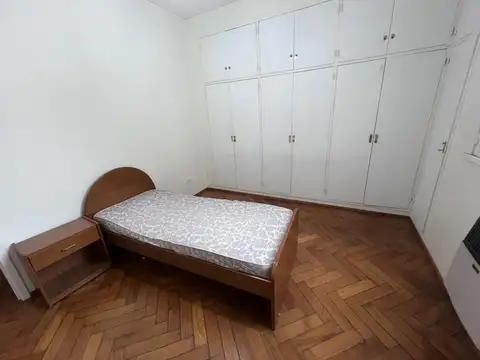 Venta. Departamento 3 ambientes. Santa Fe y Pueyrredón.