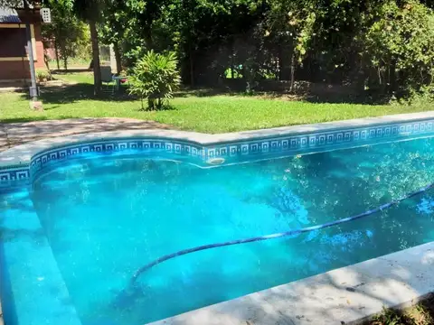 Casa con piscina: Col.Benitez Centro (Actualmente alquilada)