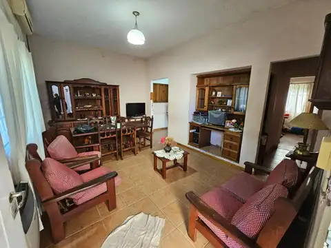 Casa 4 ambientes con 1 baño