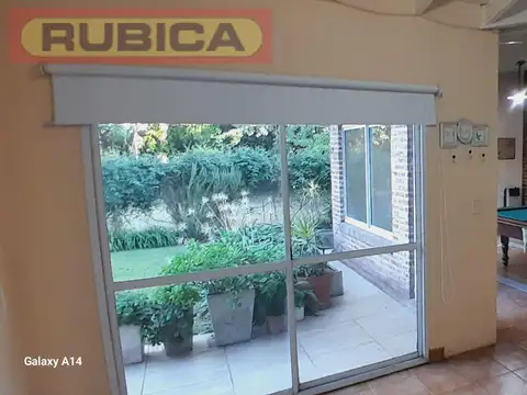 Casa en Venta con 3 cocheras