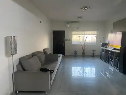 IMPORTANTE CASA CON TODAS LAS COMODIDADES EXCELENTE ESTADO 