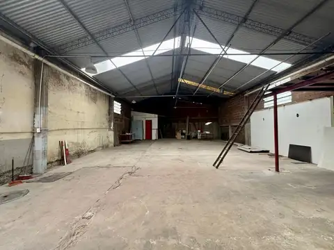 Galpon en Venta 17  mts Fondo