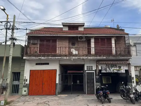 Venta de Ph 2 amb con patio y garage- J L Suarez