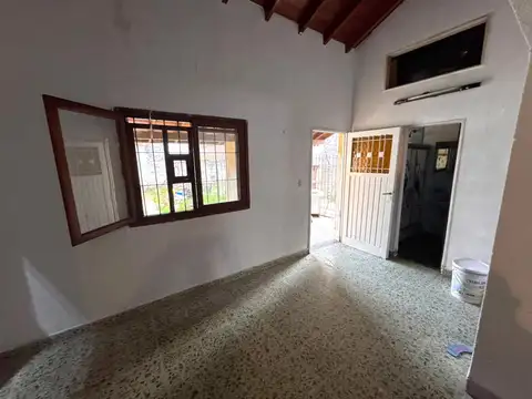 Depto Tipo Casa 2 ambientes con 1 baño