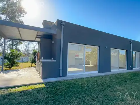 Venta - Casa en Barrio Los Arces