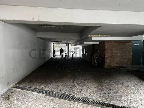 Federico Lacroze 3000, Piso 0