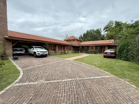 VENTA CASA ARGUELLO 3 DORM