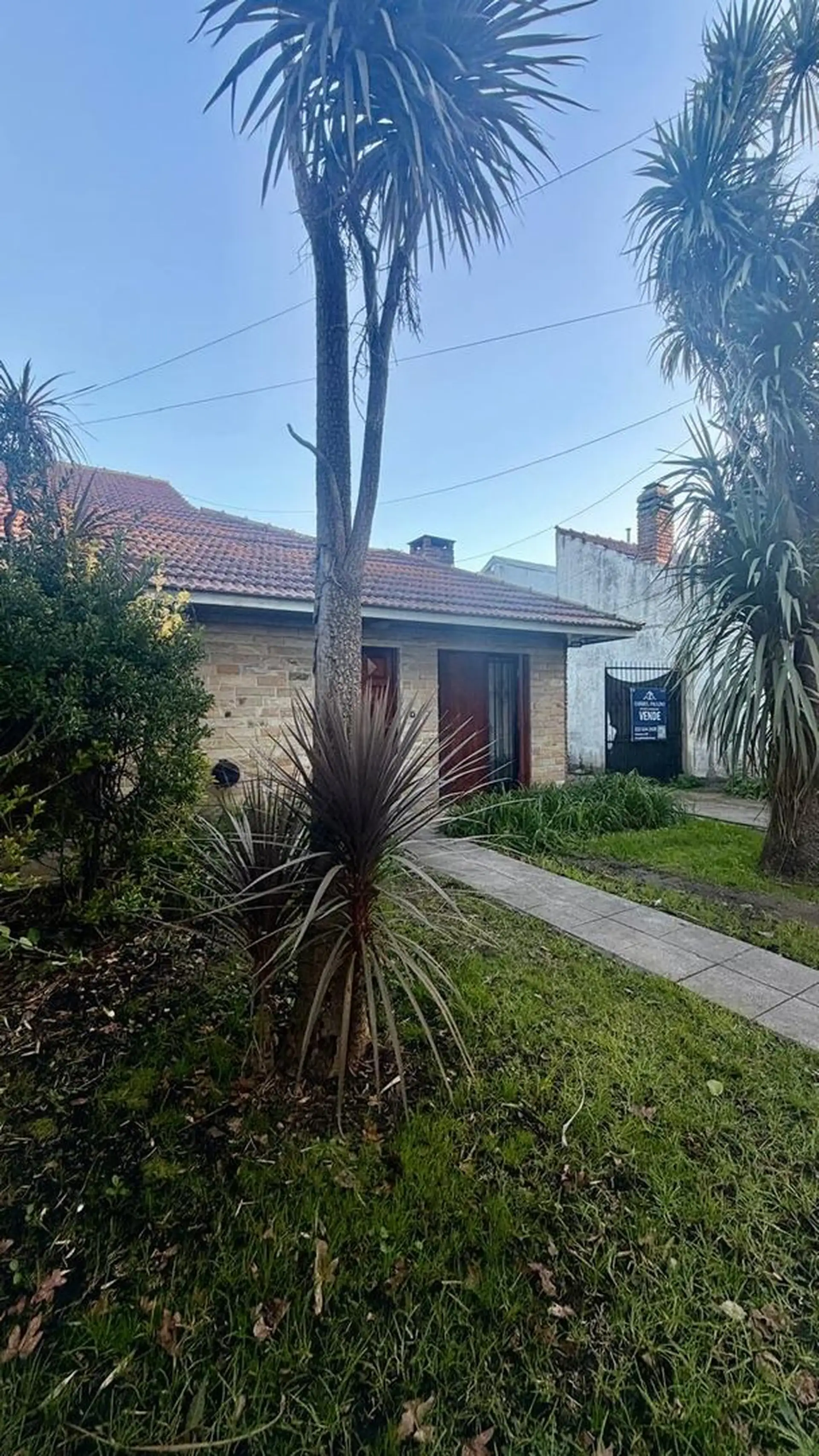 Casa 4 amb, 100m² en lote propio — Los Pinares