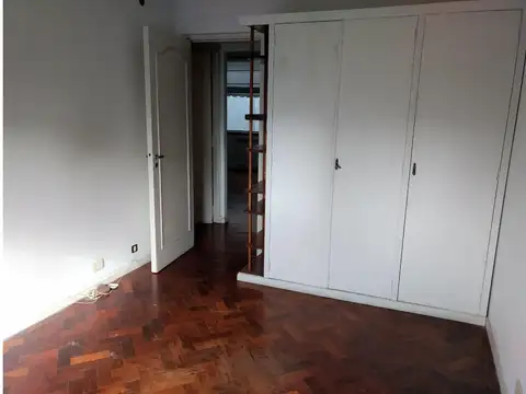 Joaquín V. González 100, Piso 2