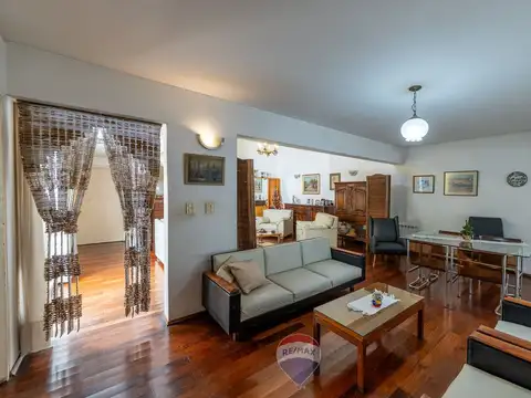 Casa 6 ambientes con 3 baños