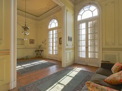 Venta Departamento de estilo. Balvanera. 8 amb.