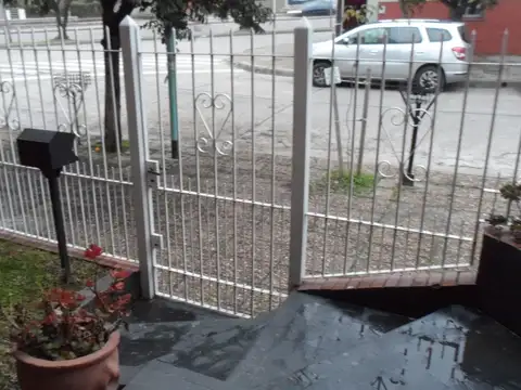 VENTA - CASA 5 AMBIENTES
