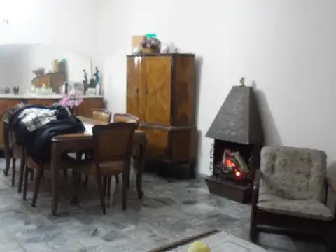 VENTA - CASA 5 AMBIENTES