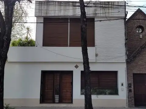 PROPIEDAD LUMINOSA, AMBIENTES AMPLIOS, DOS PATIOS, TERRAZA . FERREYRA 1180. ARROYITO