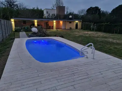 Casa en Venta con 2 cocheras