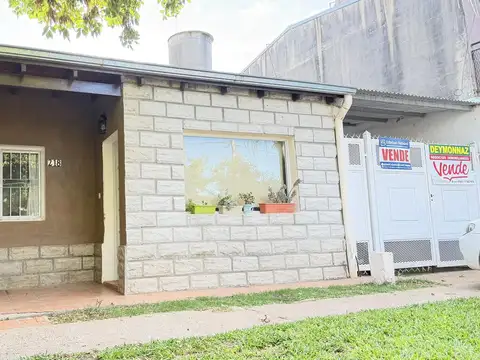 CASA DE 3 DORMITORIOS CON QUINCHO Y COCHERA EN BARRIO OMBÚ