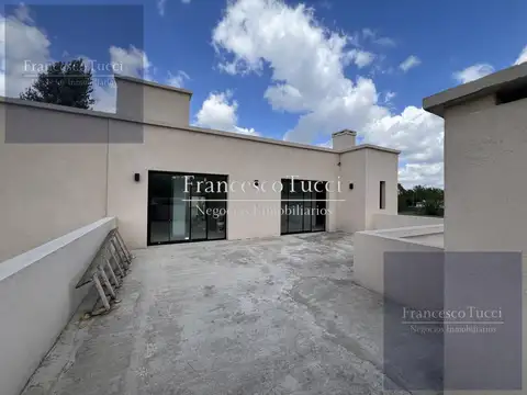 Casa 4 ambientes con 3 baños