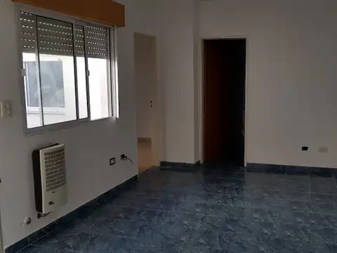 Depto Tipo Casa 2 ambientes con 1 baño