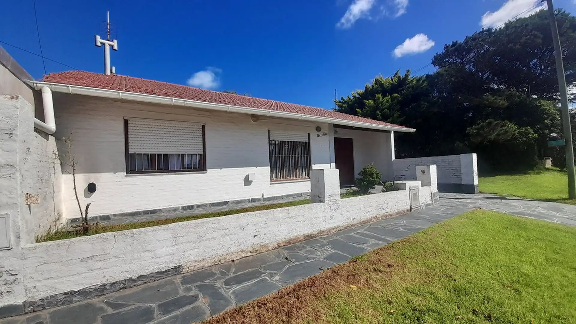 VENTA CASA 3 AMB PARQUE Y GARAGE A MTS DE LA COSTA