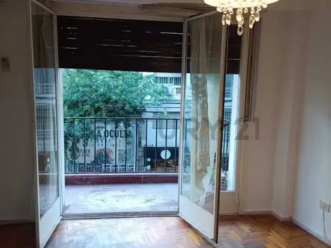 Paraguay 3700, Piso 2