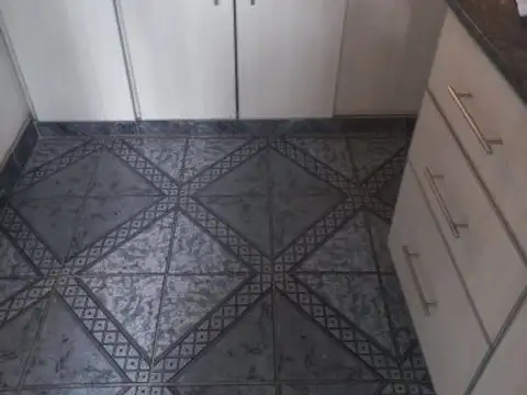 Casa en Alquiler con 1 cochera