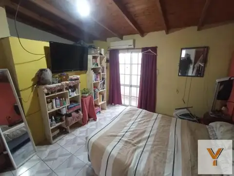 Casa 6 ambientes con 2 baños