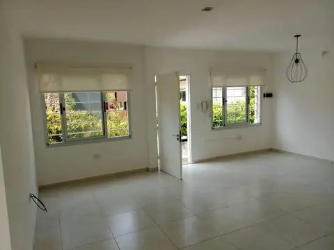 Casa en Venta en City Bell, USD 129.000