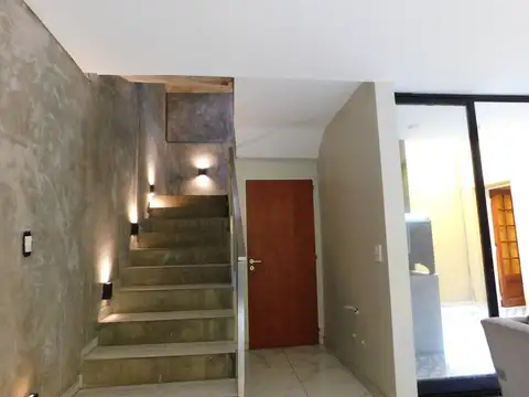 Depto Tipo Casa en Venta de 5 ambientes