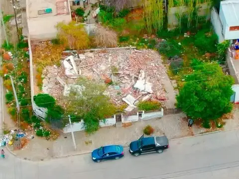 Florencio Sanchez esquina Islas Malvinas sur 100