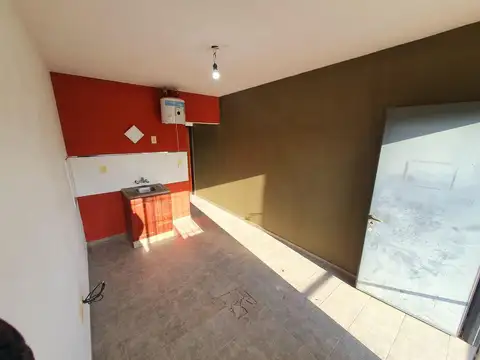 SE ALQUILA: PJE. CARACAS 54, DPTO DE 1 DORMITORIO.