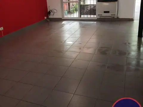 Casa en Alquiler con 1 cochera