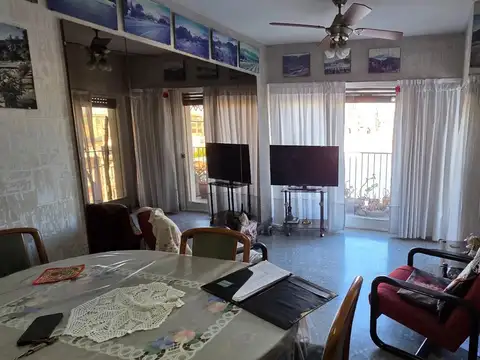 DEPARTAMENTO 2 AMP AMBIENTES AMUEBLADO CON BALCON IMPECABLE