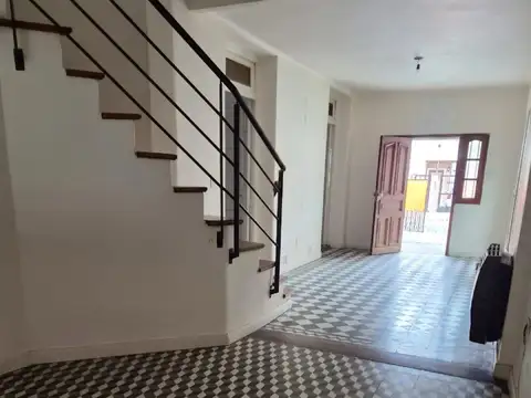 Casa 6 ambientes con 3 baños