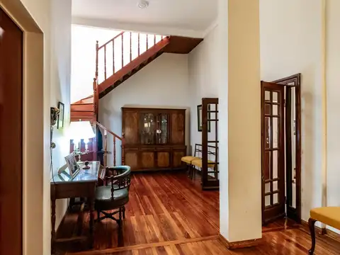 Depto Tipo Casa 5 ambientes con 2 baños
