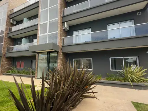 Departamento en San Justo, tres ambientes.