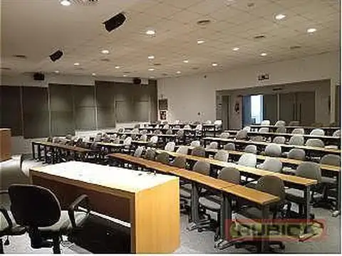 Oficina en Alquiler con 100 cocheras