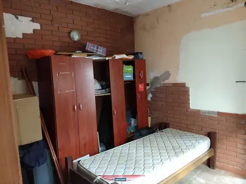 Casa interna de dos dormitorios con jardín.