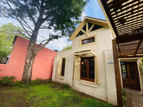 Casa en Venta en Gonnet [Cod: ]
