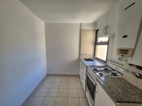 Departamento en Alquiler en San Isidro Vias / Rolon, $ 950.000