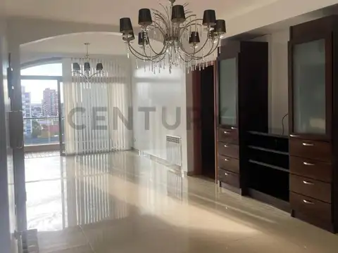 40 entre 4 y 5-Departamento de 3 dormitorios en Venta.