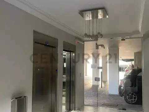 40 Entre 4 y 5 400, Piso 7