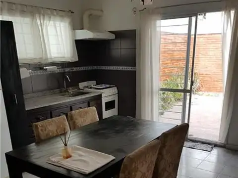 Depto Tipo Casa en Alquiler con 1