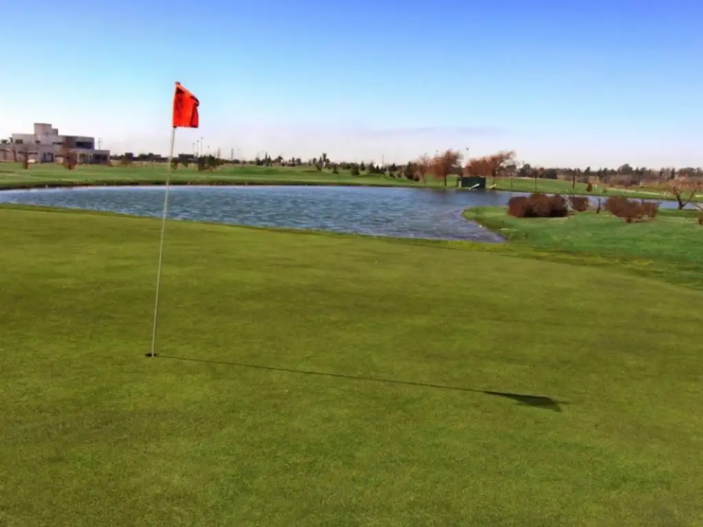 Actividades deportivas futbol, golf, tenis en La Cascada Country Golf