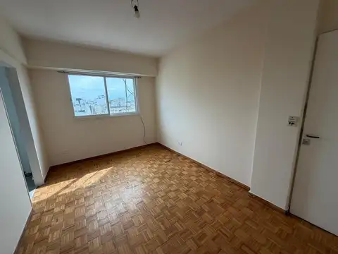 Alquiler. Departamento 2 amb. San Martin y Tres Arroyos.